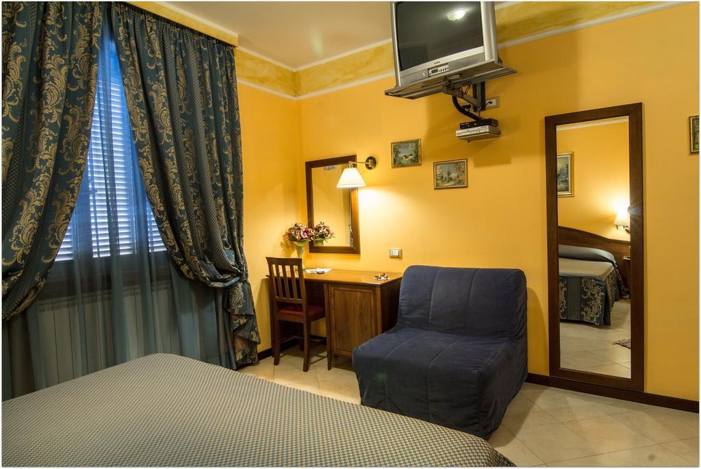 B&B Degli Amici Τσιαμπίνο Δωμάτιο φωτογραφία